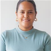 Licenciada en enfermería titulada hace 2 años, ofrece clases de educación básica y enfermería a niños y adolescentes.